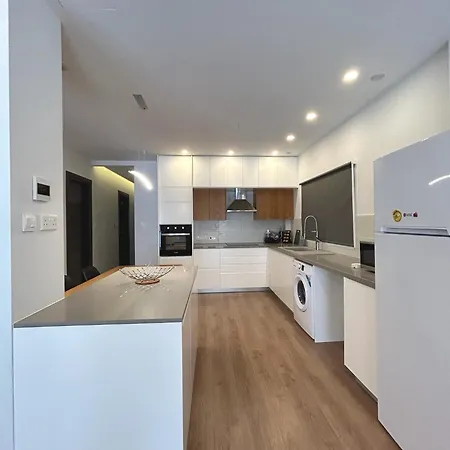 Elegant Near Landmark - Efterpis By Platform 357 * Strovolos