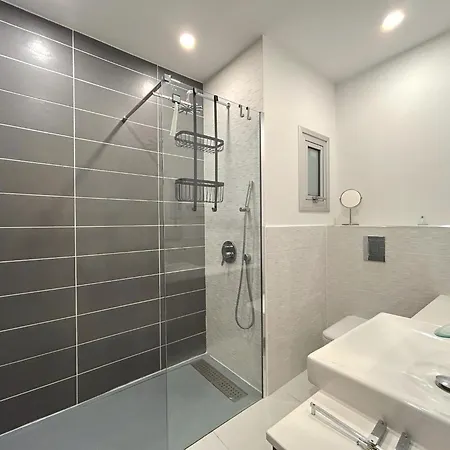 Elegant Near Landmark - Efterpis By Platform 357